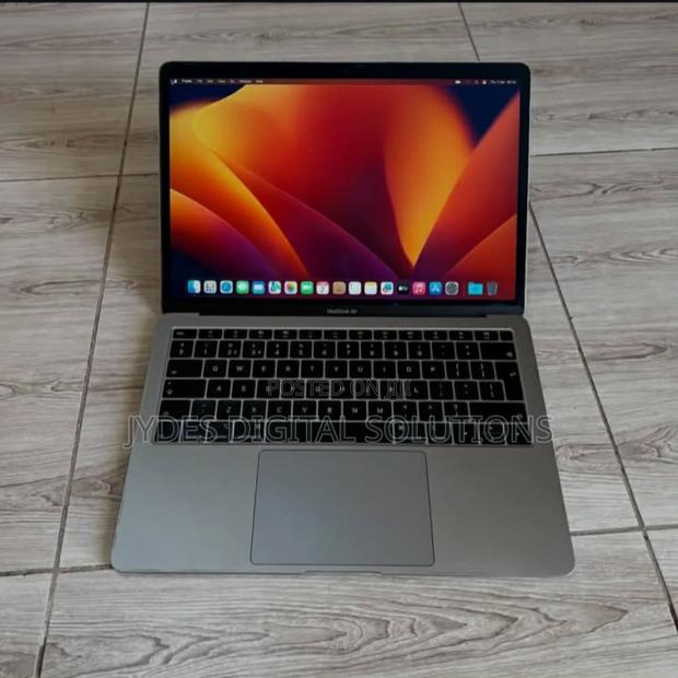 Laptop Apple MacBook Pro 2017 16GB Intel Core i7 SSD 512GB