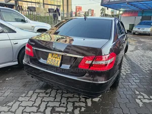 Mercedes-Benz E300 2012 Maroon