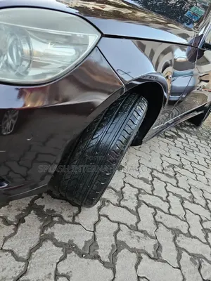 Mercedes-Benz E300 2012 Maroon