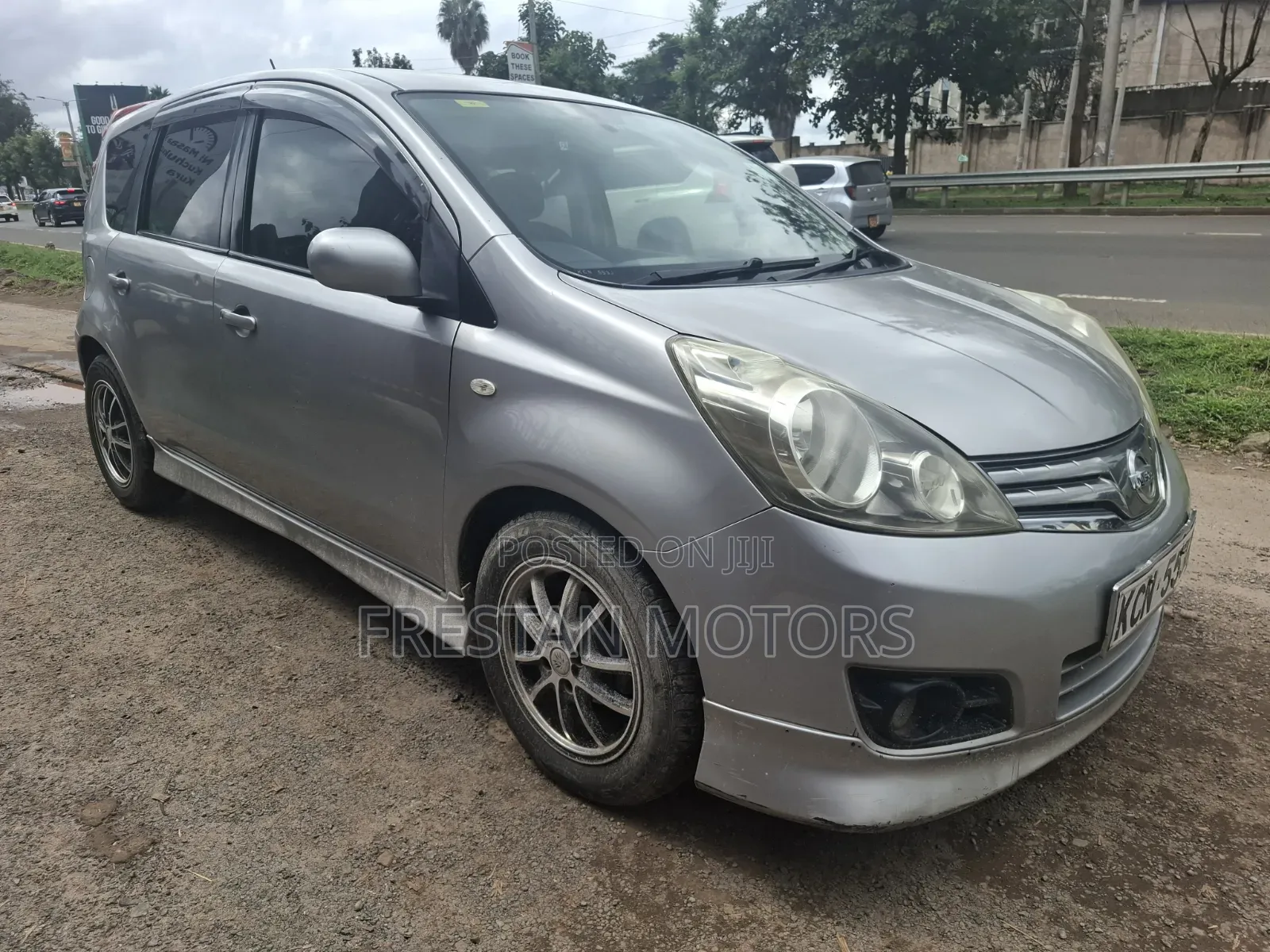 Nissan Note 2010 Silver