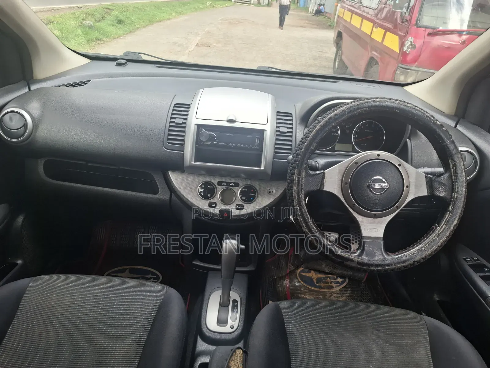 Nissan Note 2010 Silver