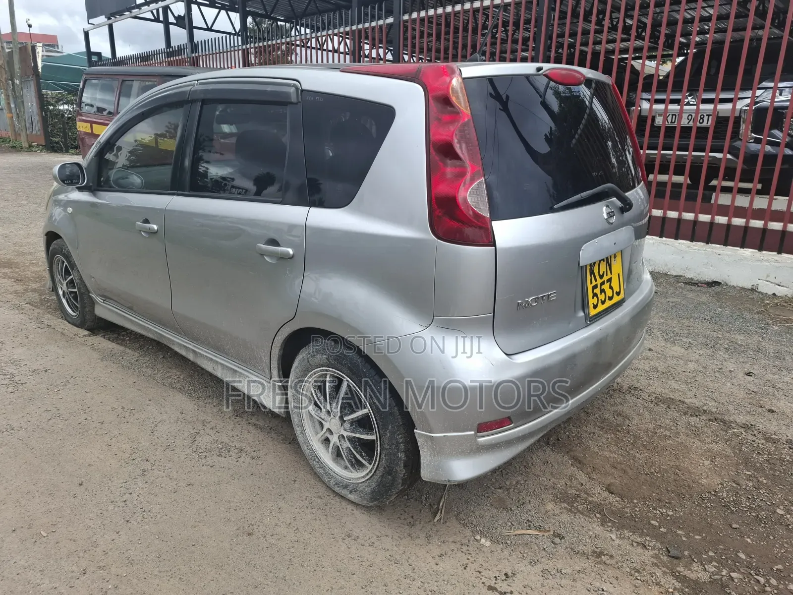 Nissan Note 2010 Silver