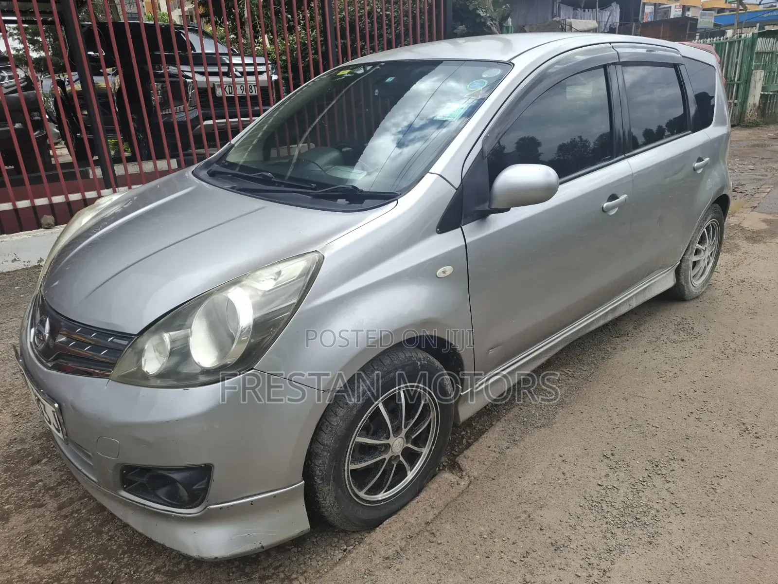 Nissan Note 2010 Silver