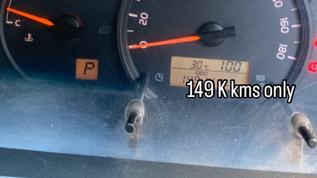 Toyota HiAce 2014 White - thumbnail 2