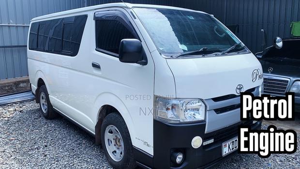 Toyota HiAce 2014 White - thumbnail 3