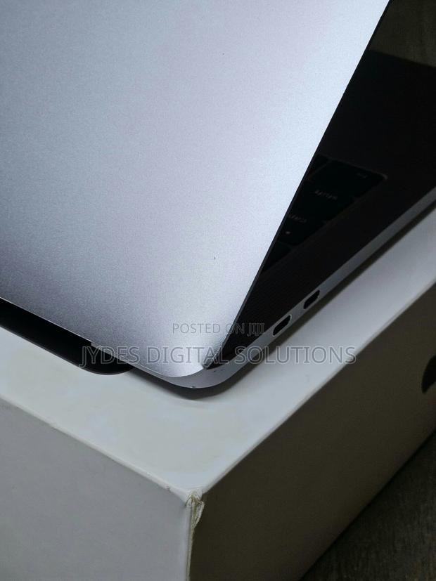 Laptop Apple MacBook Pro 2017 16GB Intel Core i7 SSD 256GB - thumbnail 3