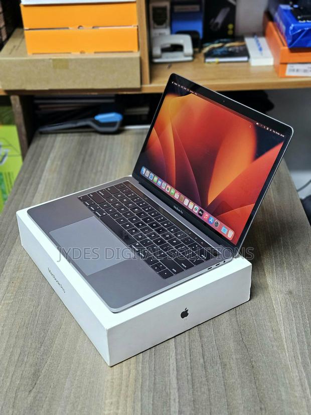 Laptop Apple MacBook Pro 2017 16GB Intel Core i7 SSD 256GB - main view
