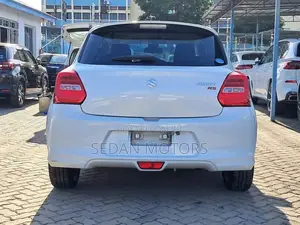 Suzuki Swift 2019 Off white