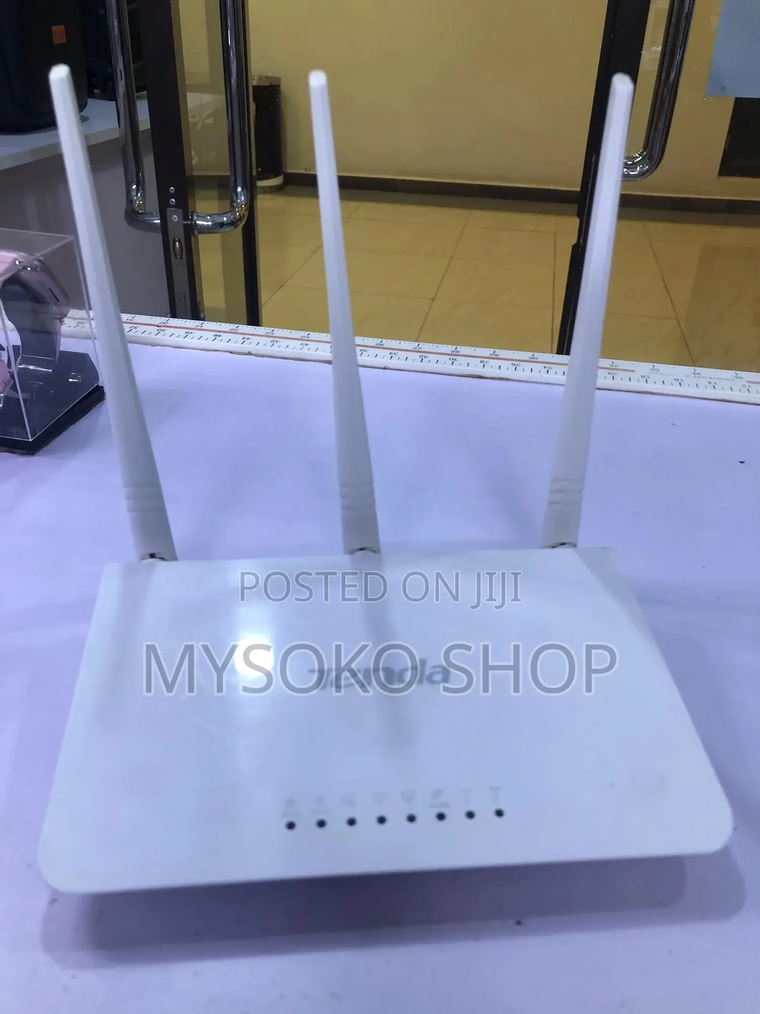 F3 Tenda Router (Refurbished)