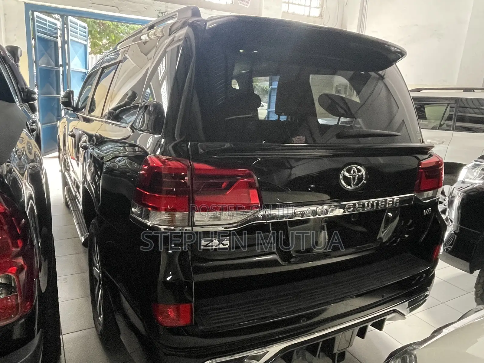 Toyota Land Cruiser 4.6 V8 ZX 2020 Black