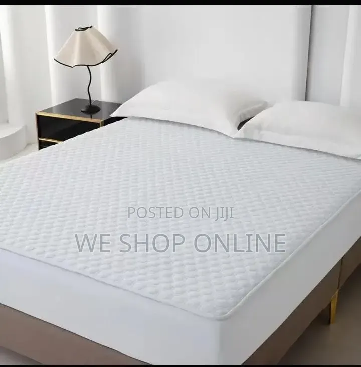 Breathable Fitted Mattress Protector, Queen Size and King Size