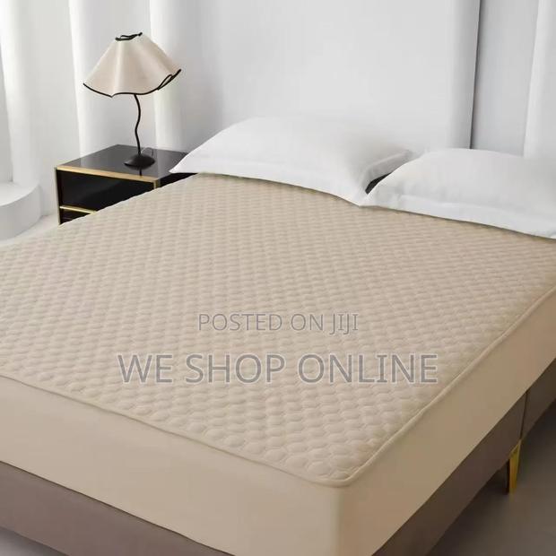 Breathable Fitted Mattress Protector, Queen Size and King Size - thumbnail 4