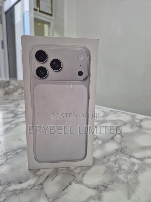 New Apple iPhone 17 Pro Max 256 GB Silver