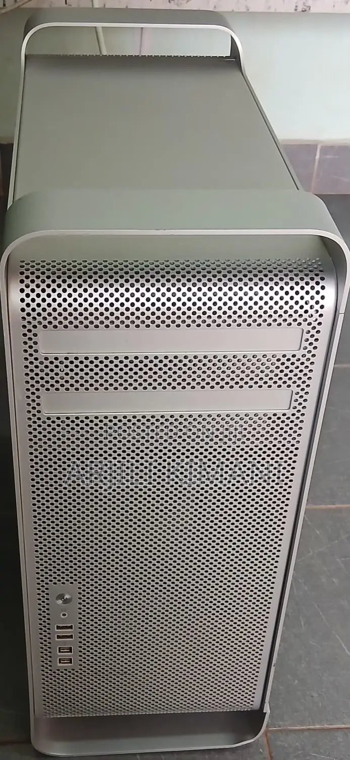 Desktop Computer Apple Mac Studio 16GB Intel Xeon HDD 3T