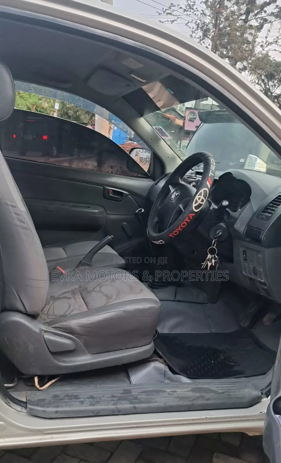 Toyota Hilux 2016 Gray