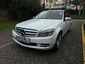 Mercedes-Benz C200 2011 White