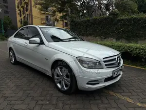 Mercedes-Benz C200 2011 White