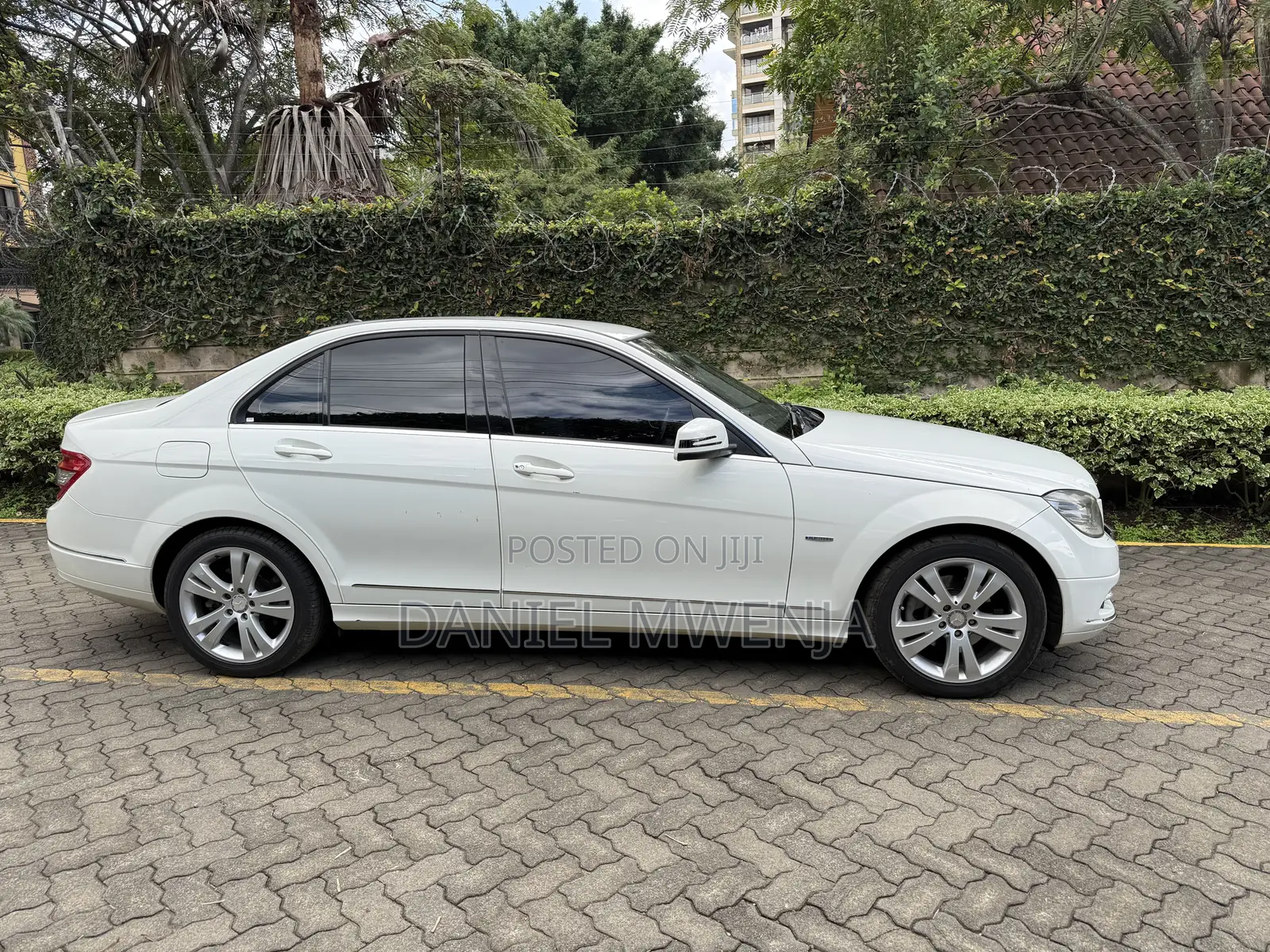 Mercedes-Benz C200 2011 White