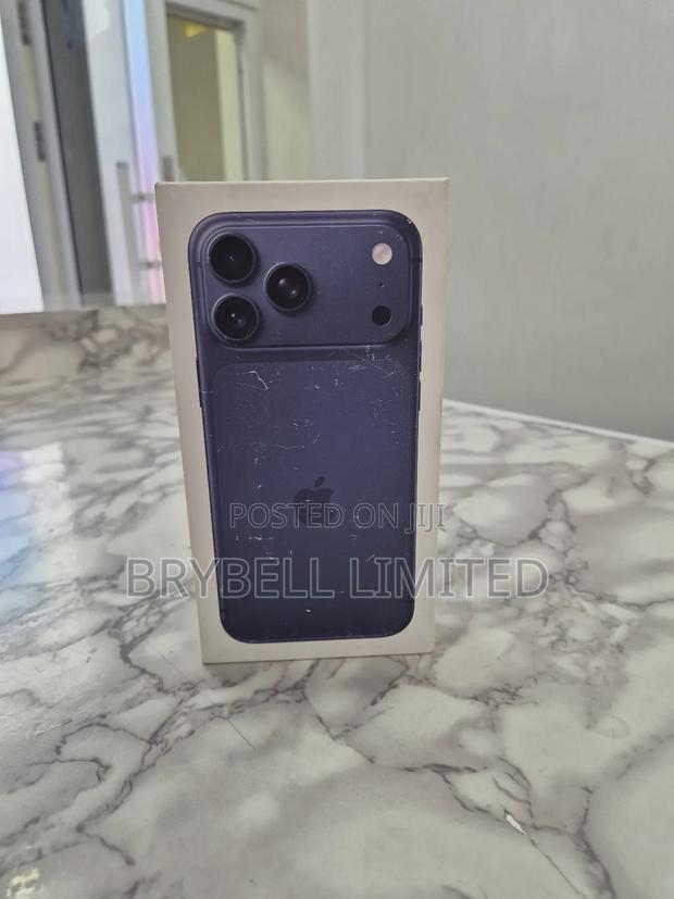 New Apple iPhone 17 Pro Max 256 GB Blue