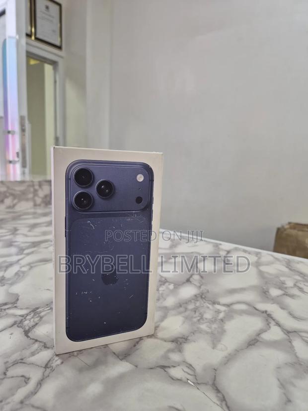 New Apple iPhone 17 Pro Max 256 GB Blue - thumbnail 3