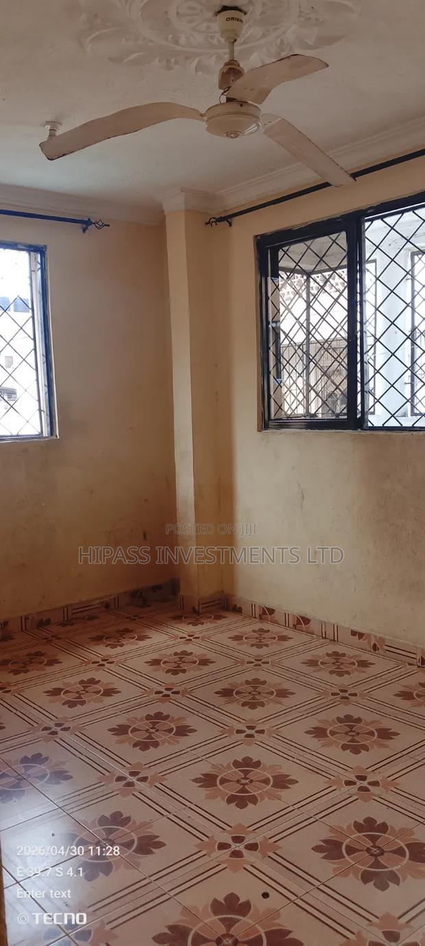 2bdrm Block of Flats in Zamaria, Majengo for rent
