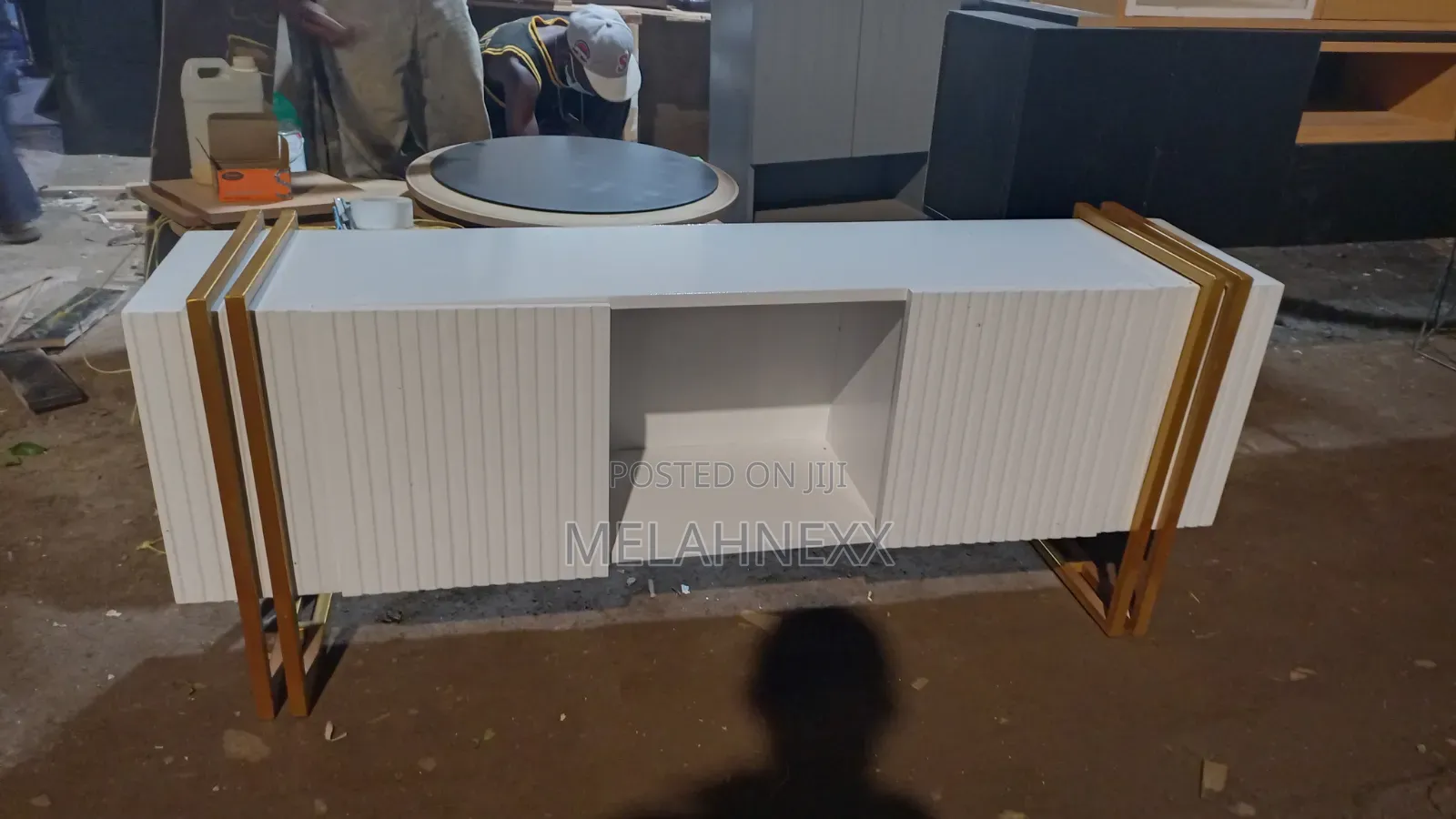 All White Stripped Faces Stand(*6fits)