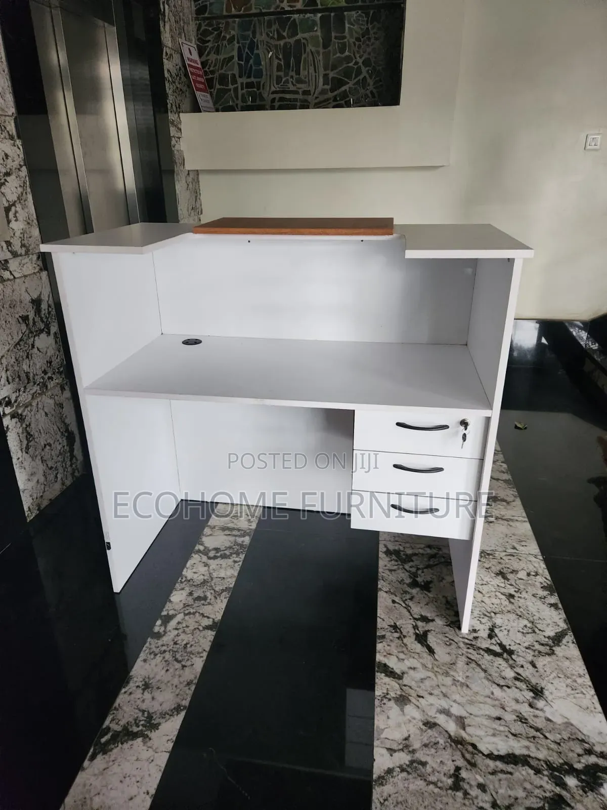 1.2m Classic and Stylish Reception Desk