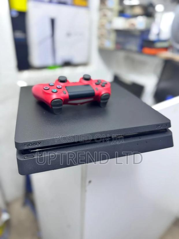 Elegant Ps4 Slim.Ps4 Slim With Dual Shock 5 - main view
