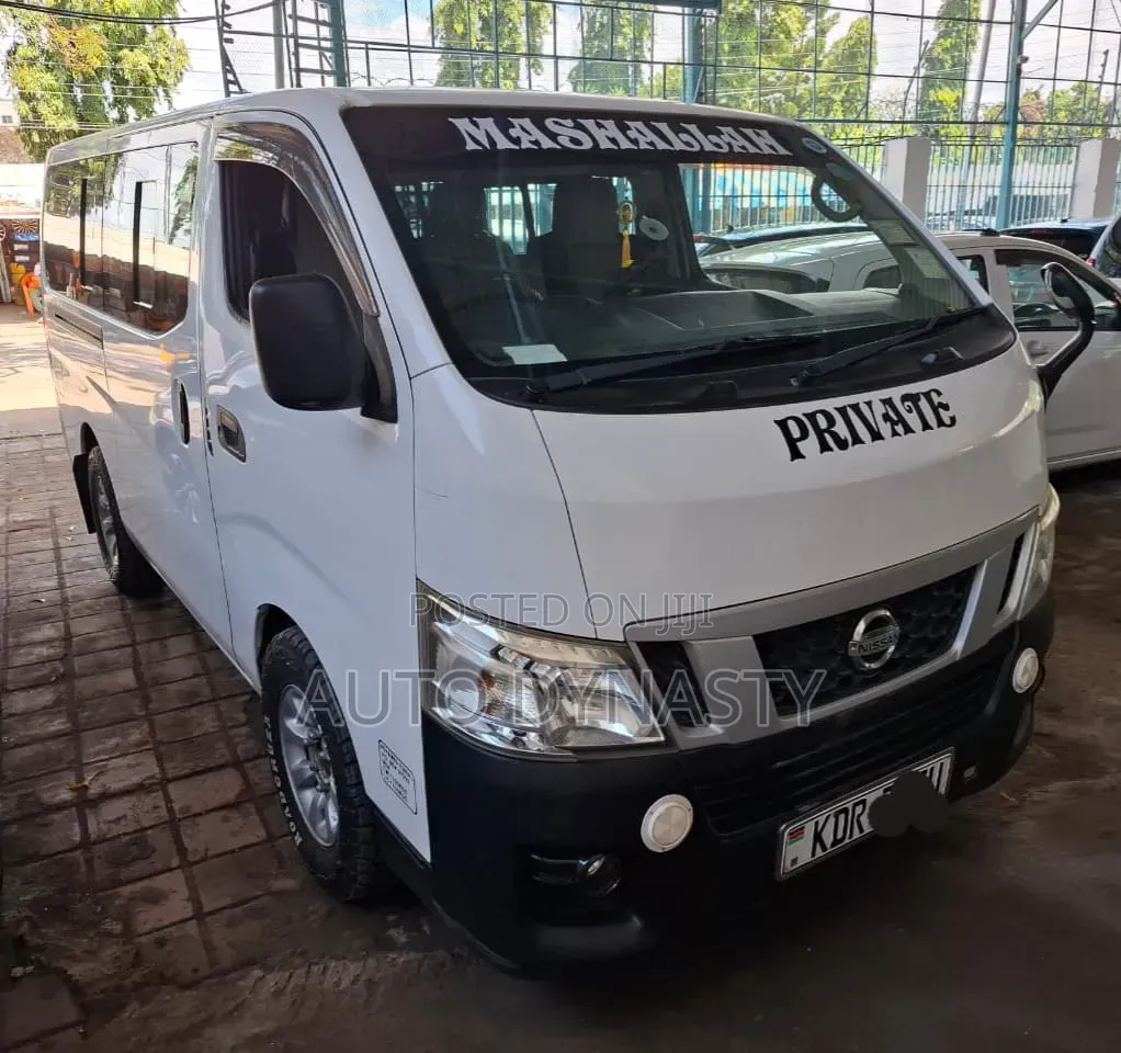Nissan Caravan (Urvan) 2017 White