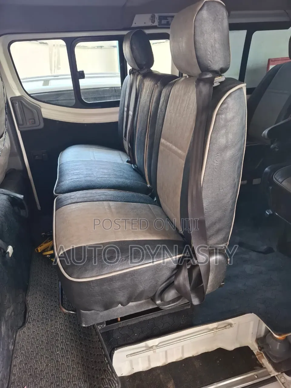 Nissan Caravan (Urvan) 2017 White
