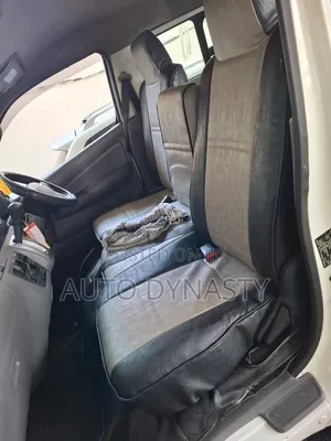 Nissan Caravan (Urvan) 2017 White