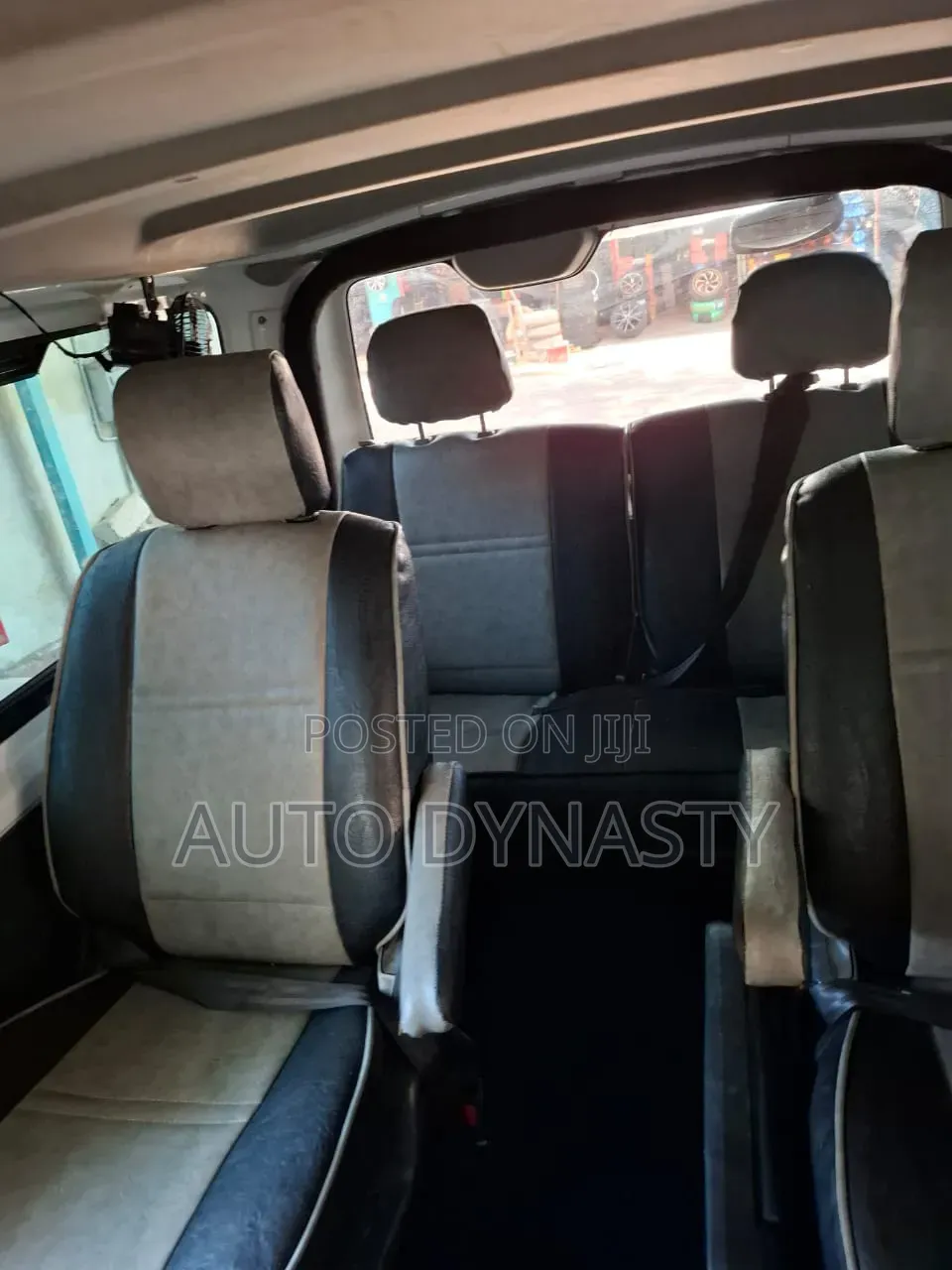 Nissan Caravan (Urvan) 2017 White
