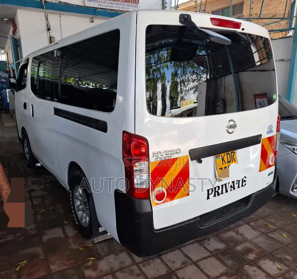 Nissan Caravan (Urvan) 2017 White
