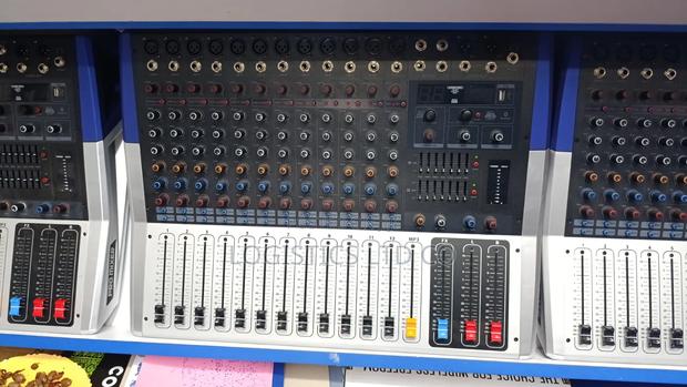 Peavy Pro 12 Channels Powered Sound Mixer Kv-120