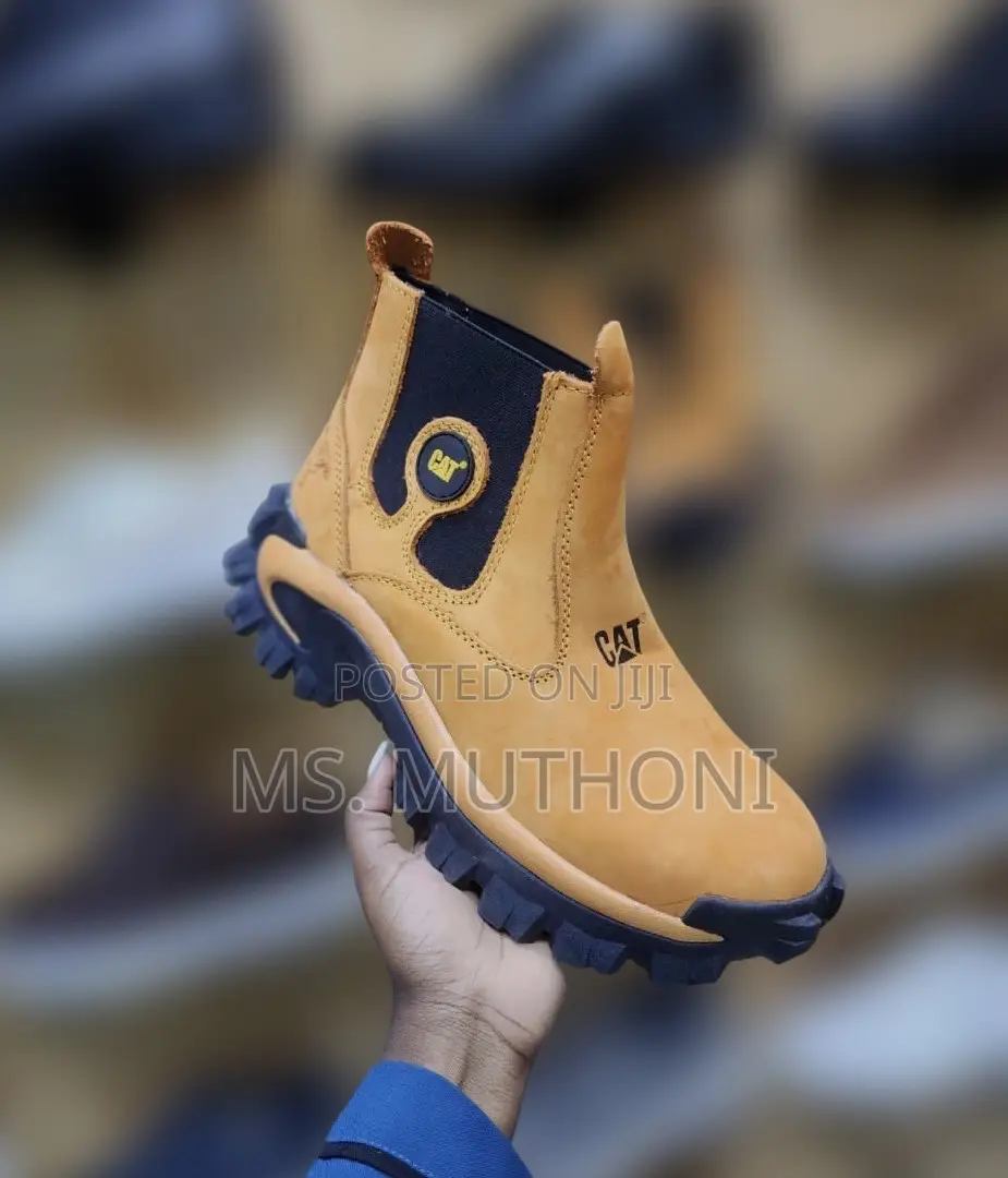 Outdoor / Hiking Laceless Men’S Boots ( Caterpillar)
