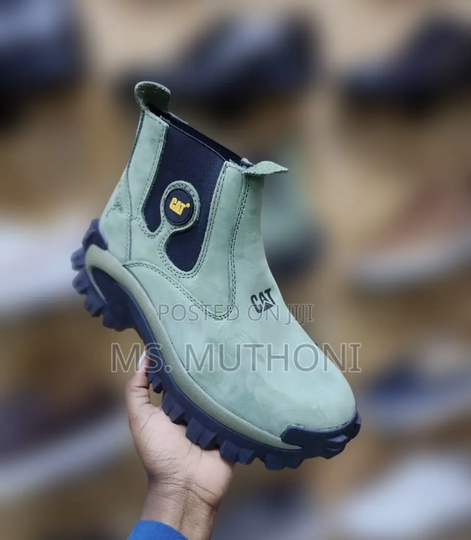 Outdoor / Hiking Laceless Men’S Boots ( Caterpillar)