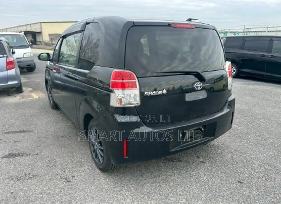 Toyota Spade 2019 Black