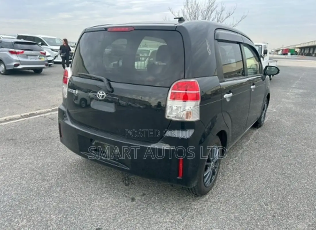 Toyota Spade 2019 Black