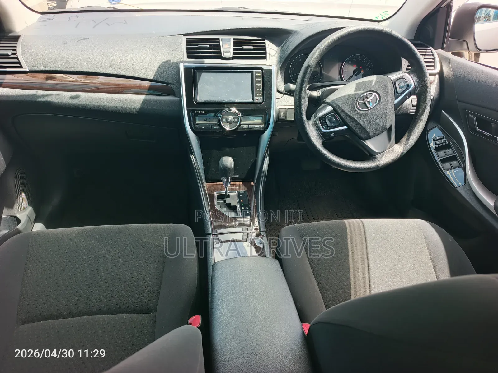 Toyota Premio 2019 Silver