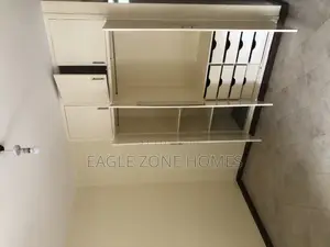 3bdrm Apartment in Rhapta Roas, Raphta Road Area for rent