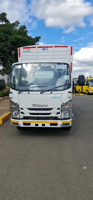 Isuzu NLR 2026 White