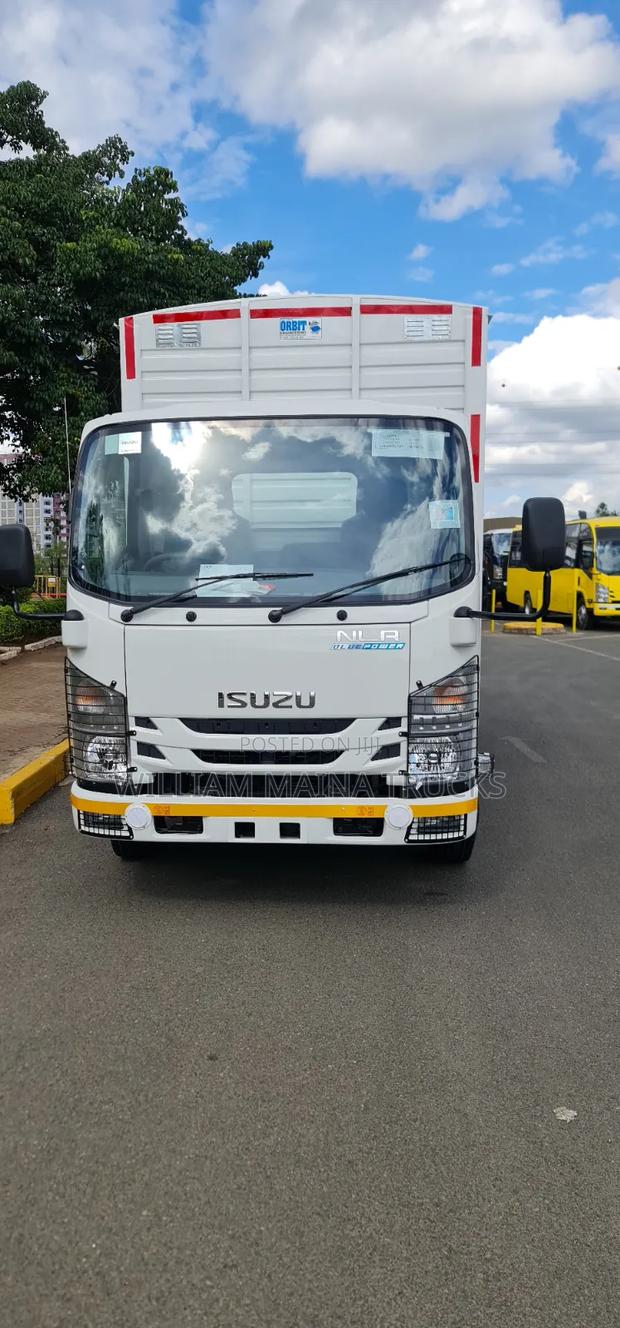 Isuzu NLR 2026 White - thumbnail 2