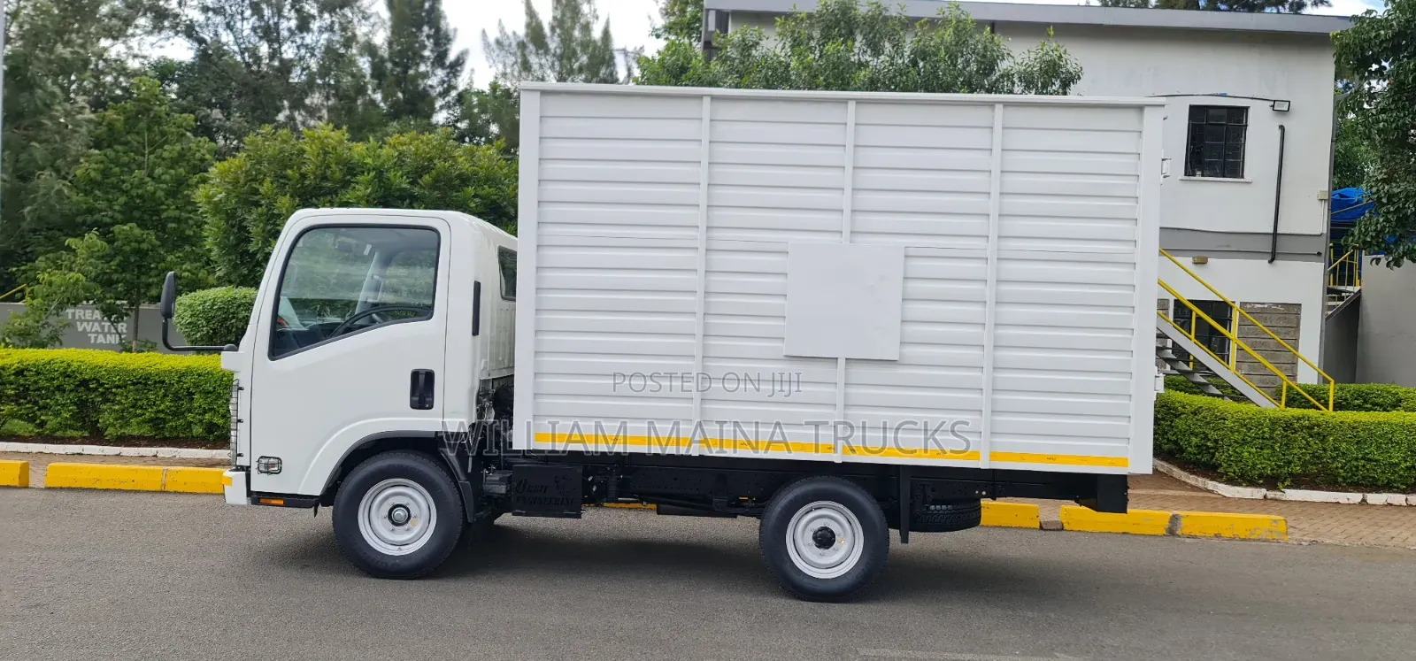 Isuzu NLR 2026 White