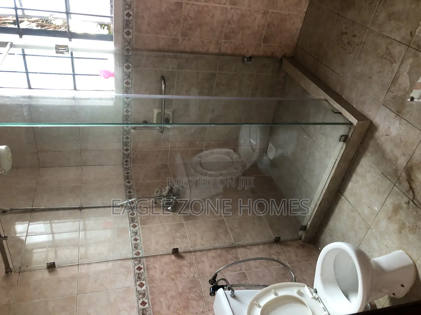3bdrm Apartment in Rhapta Roas, Raphta Road Area for rent