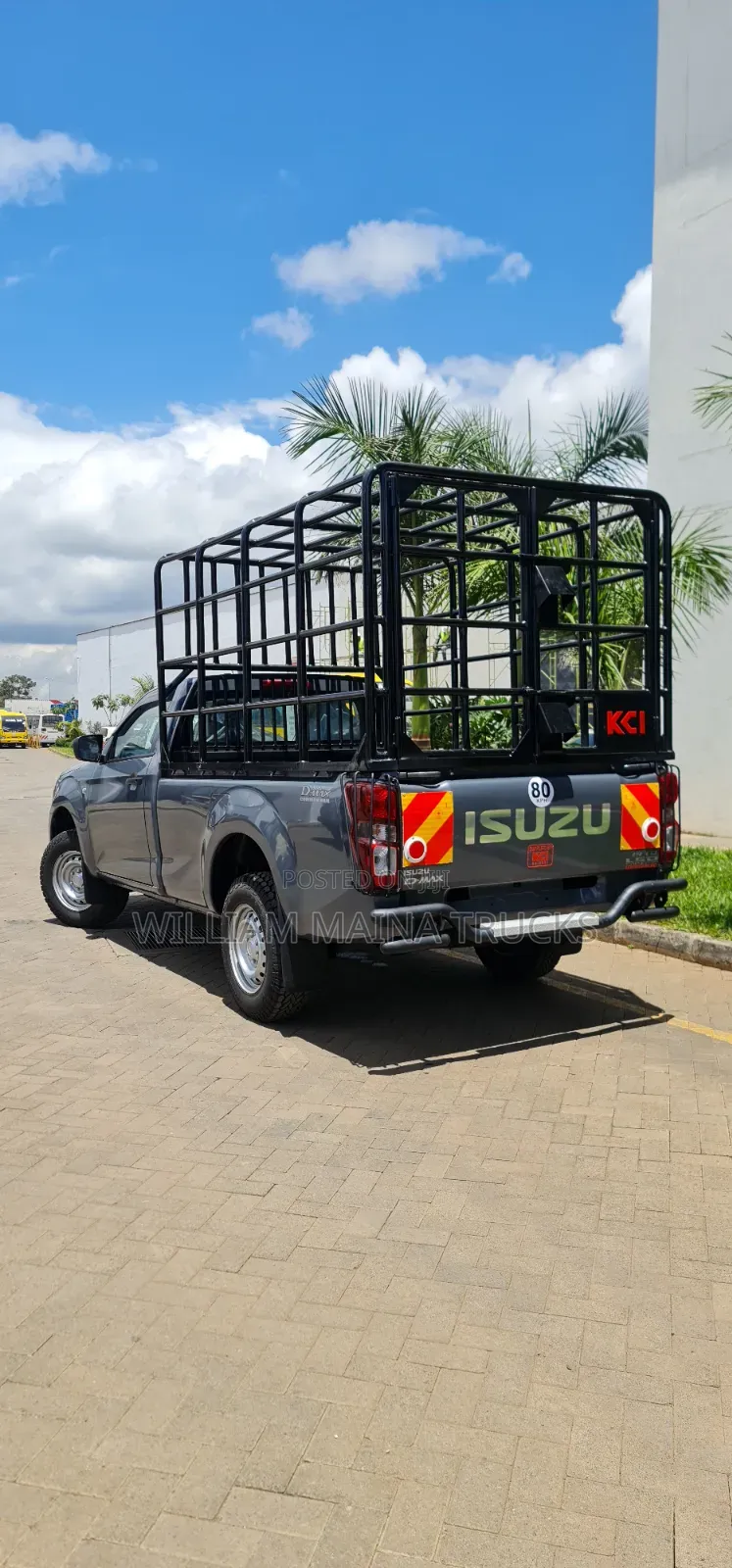 New Isuzu D-MAX 2026 Gray