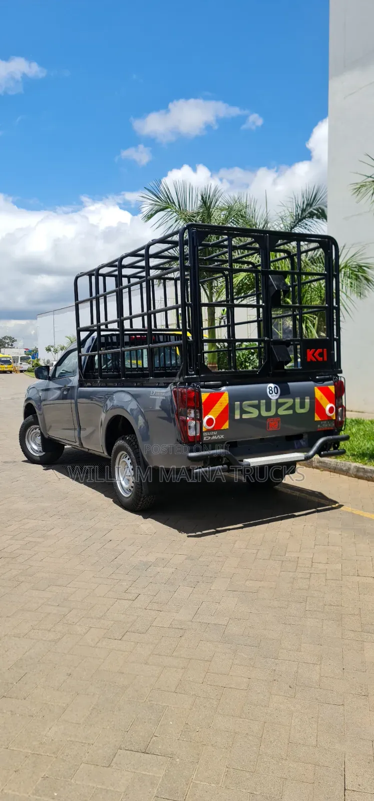 New Isuzu D-MAX 2026 Gray