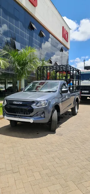 New Isuzu D-MAX 2026 Gray