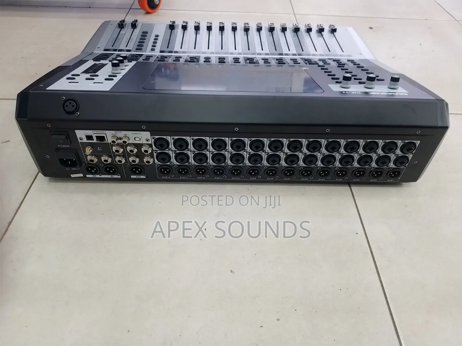 Mackie Dm-32 Digital Plain Mixer
