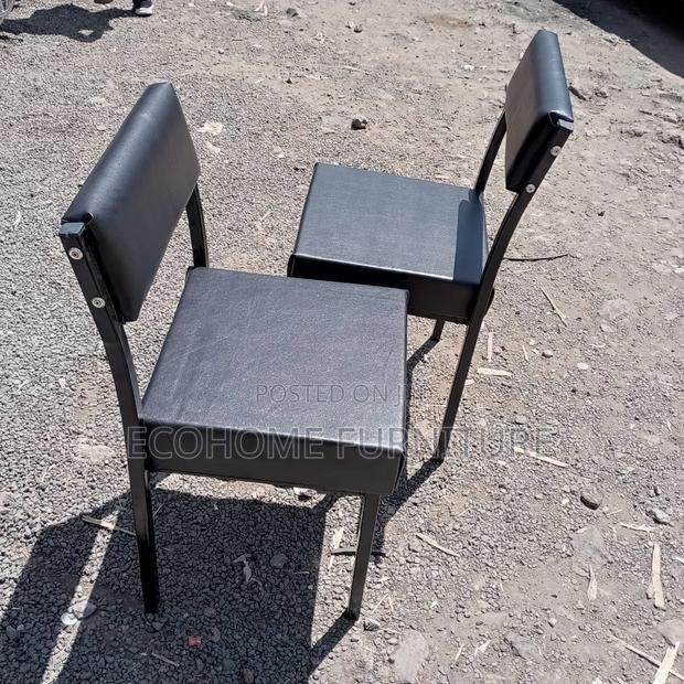 Armless Catarina Visitor Chair - main view