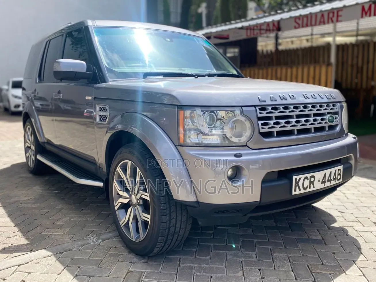 Land Rover Discovery 2011 Gray